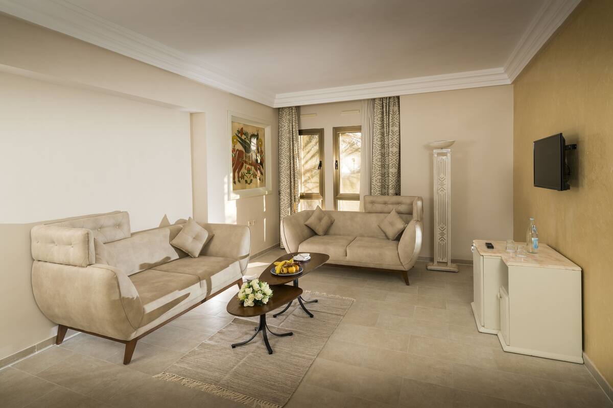 minibar, in-room safe, bed sheets