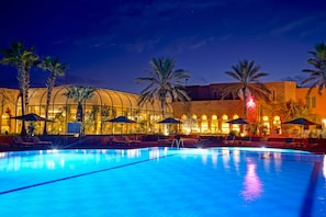 Indoor pool, outdoor pool, sun loungers - Palm Beach Palace Tozeur (Tozeur)