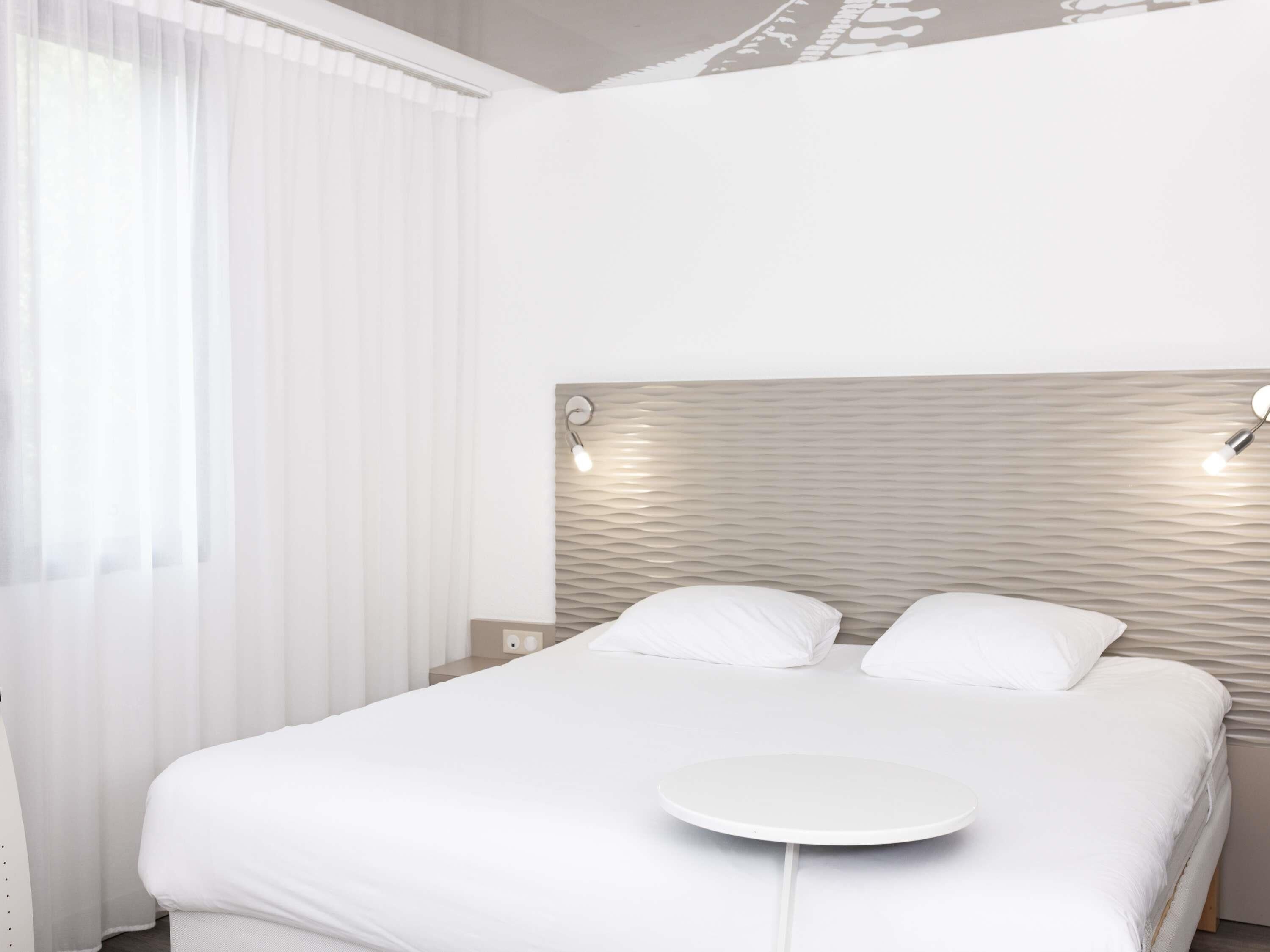 Quarto standard, 1 cama de casal | Roupas de cama premium, camas Select Comfort, escrivaninha
