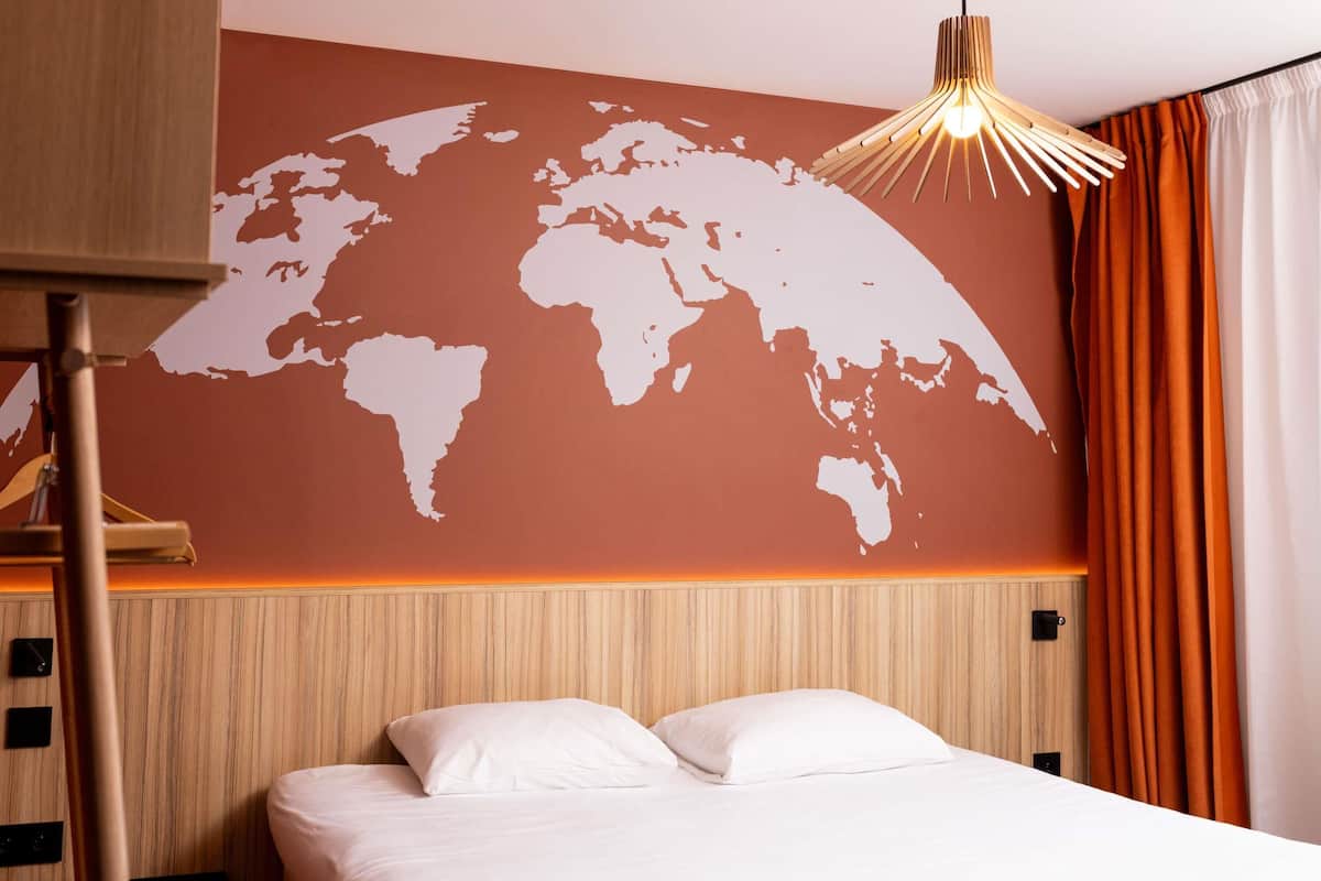 Premium bedding, Select Comfort beds, desk, blackout drapes