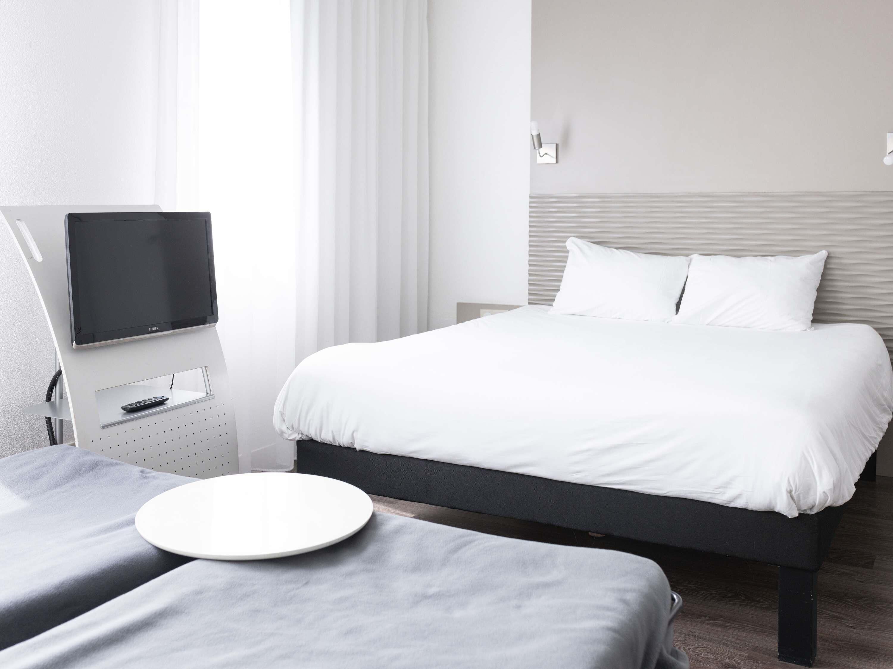 Family Suite, Multiple Beds | Premium bedding, Select Comfort beds, desk, blackout curtains