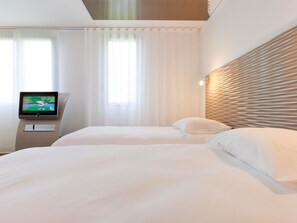 Premium bedding, Select Comfort beds, desk, blackout curtains