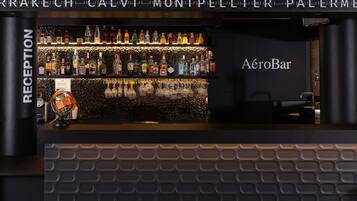 Bar (en el alojamiento)