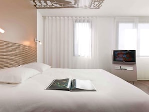 Ropa de cama de alta calidad, colchones Select Comfort y escritorio