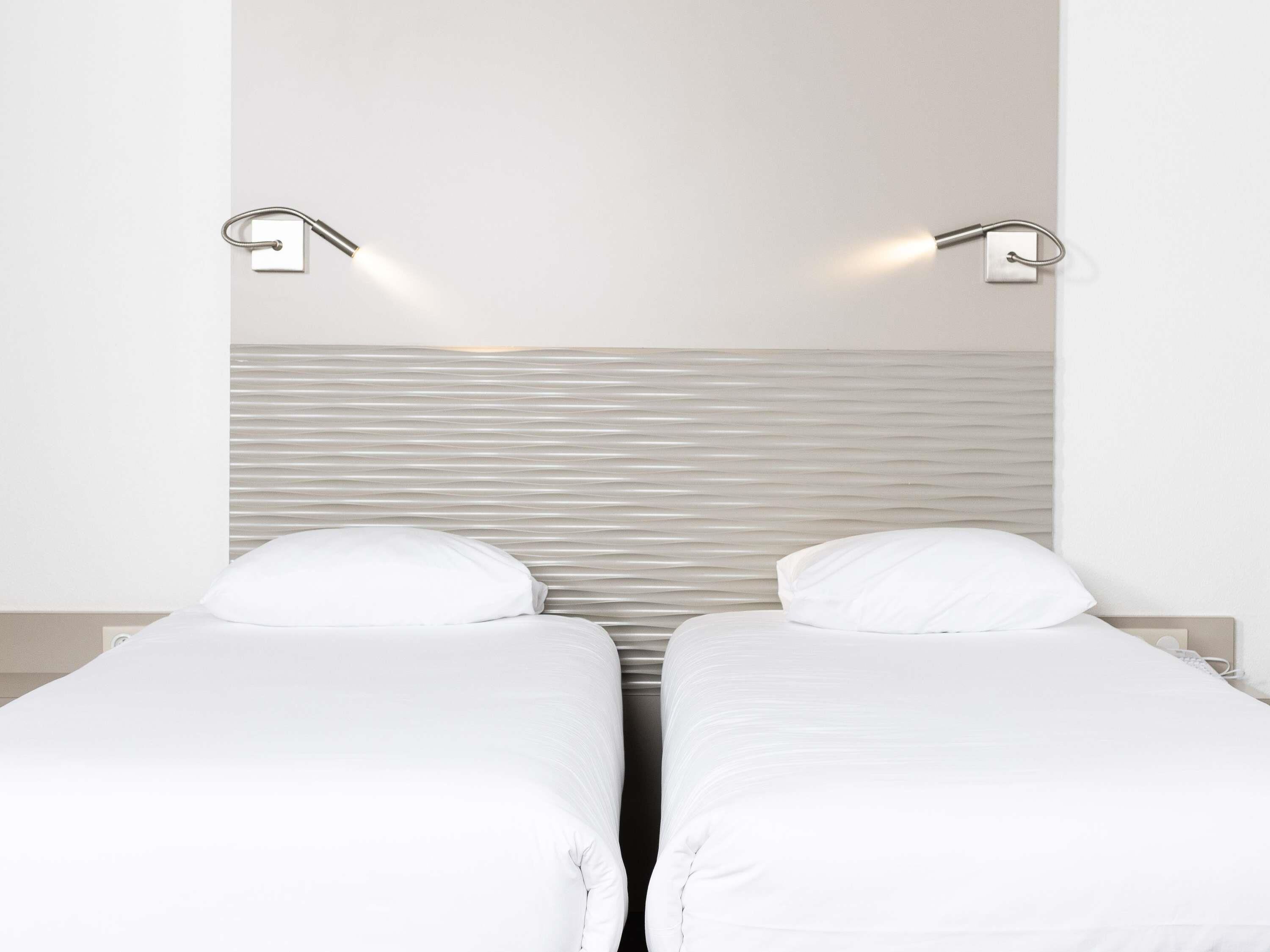 Ropa de cama de alta calidad, colchones Select Comfort y escritorio 