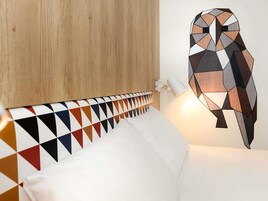 Premium bedding, soundproofing, iron/ironing board, free WiFi