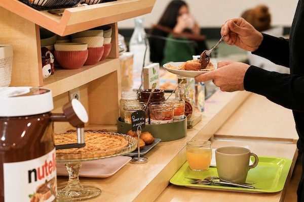 Desayuno continental gratuito y diario