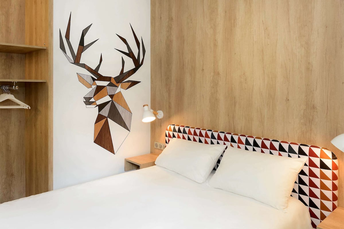 standard double room, 1 double bed | premium bedding, soundproofing, iron/ironing board, free wifi