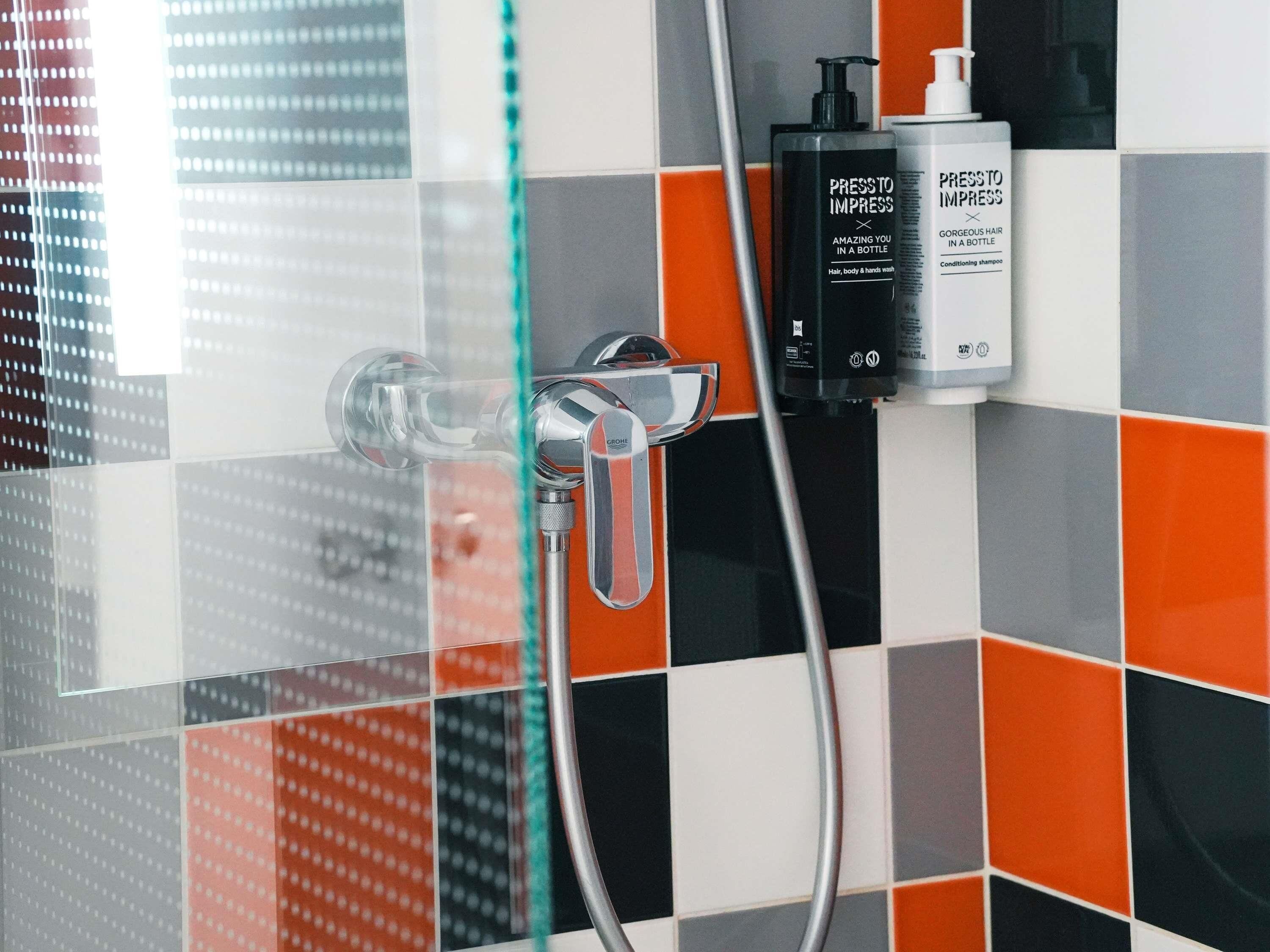 standard room, 2 single beds | premium bedding, soundproofing, iron/ironing board, free wifi