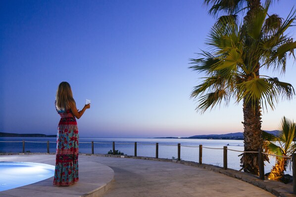2 outdoor pools, pool umbrellas, sun loungers