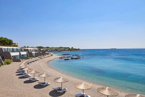 Private beach, sun loungers, beach umbrellas, beach towels - Grand Resort Lagonissi (Saronikos)