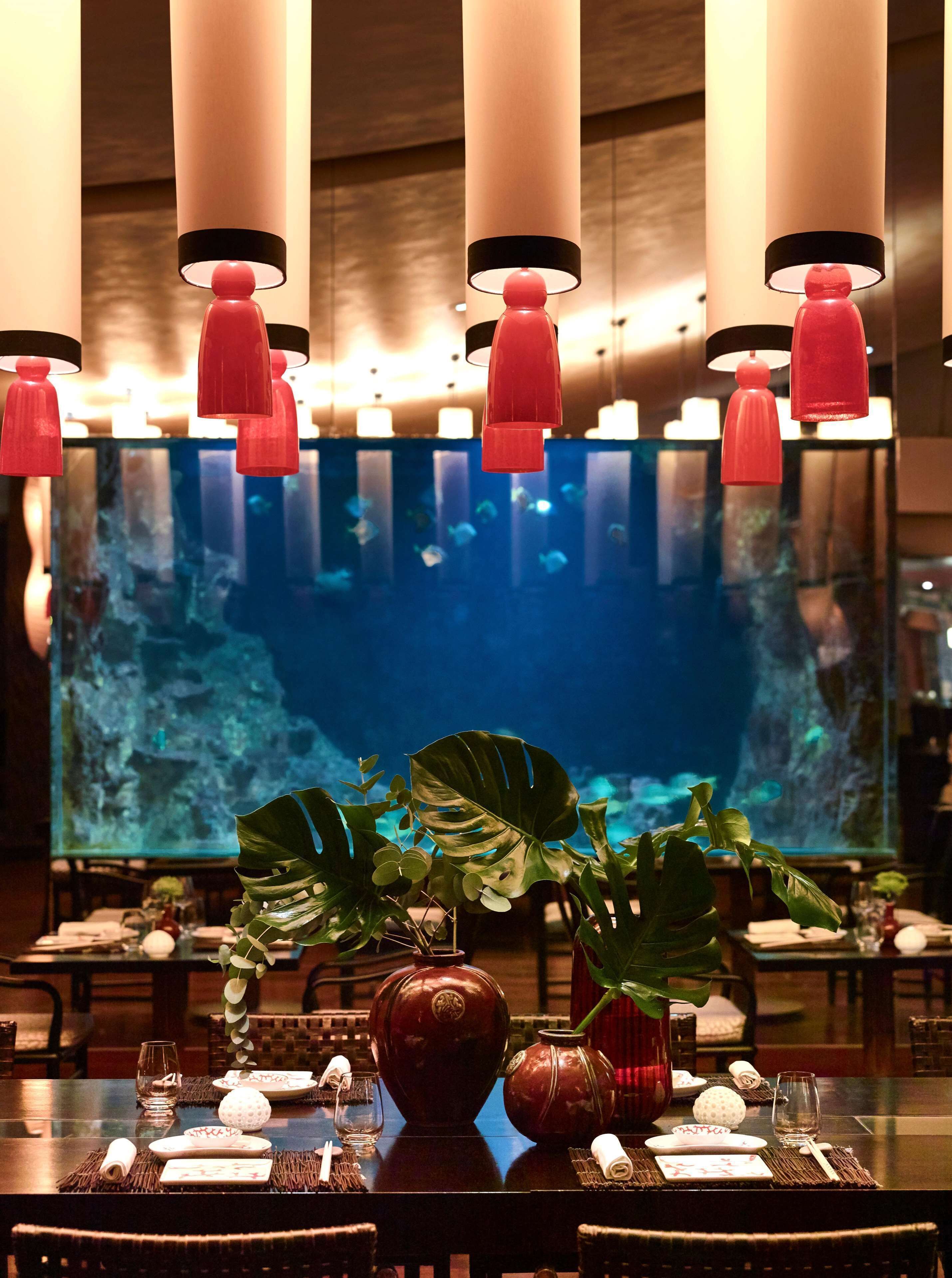 5 restaurants, breakfast, lunch, dinner served; sushi