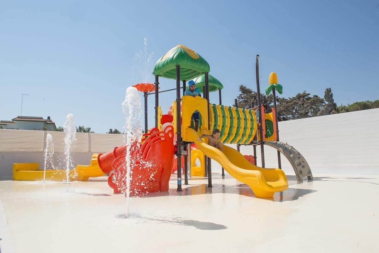 Area giochi per bambini (all'aperto)