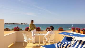 Superior Double Room | Minibar, in-room safe, desk, blackout curtains