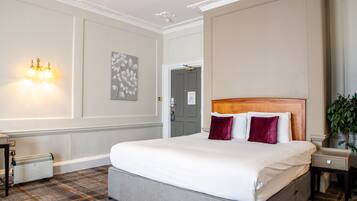 Executive Double Room | Desk, iron/ironing board, free WiFi, bed sheets