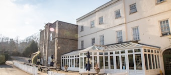 Arnos Manor Hotel