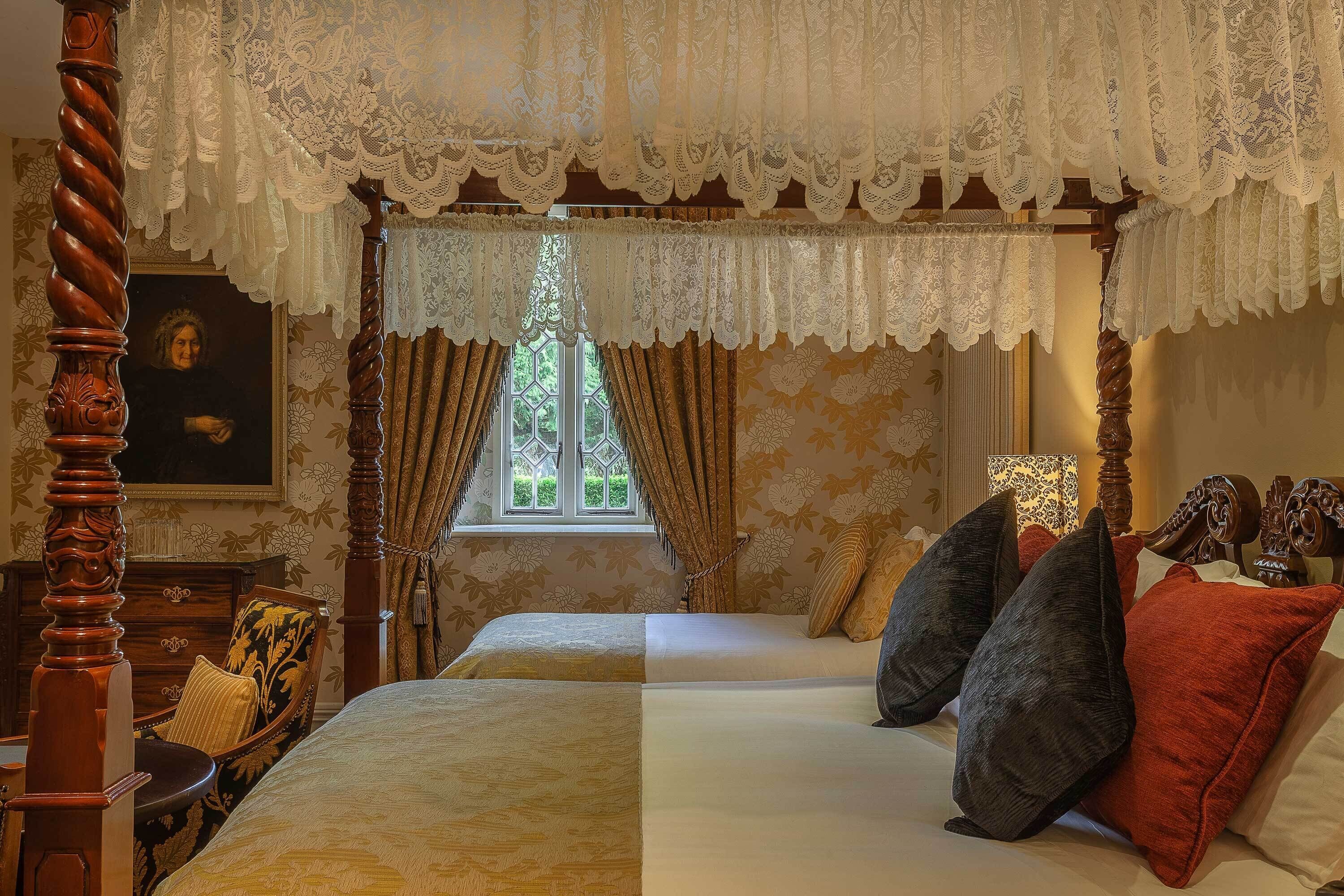 family room | free wifi, bed sheets