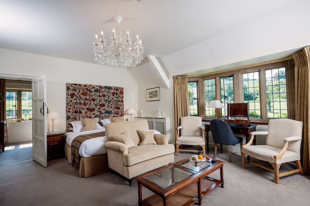 deluxe room | 1 bedroom, premium bedding, in-room safe, individually furnished