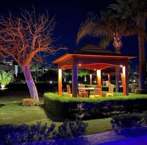 7 restaurants, breakfast, lunch, dinner served; Japanese cuisine 