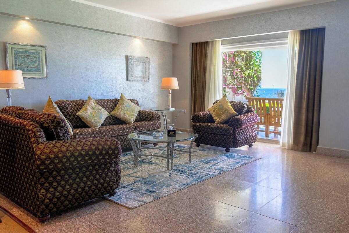 Exclusive Suite, Sea View | Premium bedding, minibar, in-room safe, soundproofing