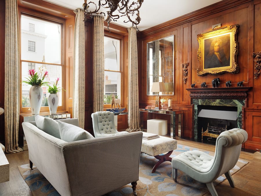 Lençóis italianos Frette, roupas de cama premium, frigobar