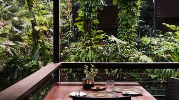 Breakfast, lunch, dinner served; garden views