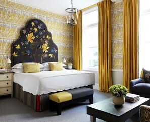 豪華客房 | 高級寢具、迷你吧、客房內保險箱、布置獨特