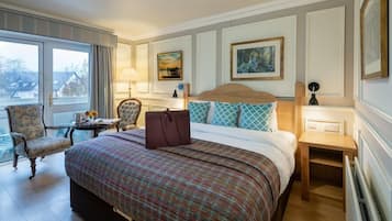 Premium bedding, in-room safe, individually decorated