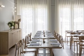 Breakfast, lunch, dinner served; Modern European cuisine 