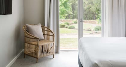 Lancemore Lindenderry Red Hill