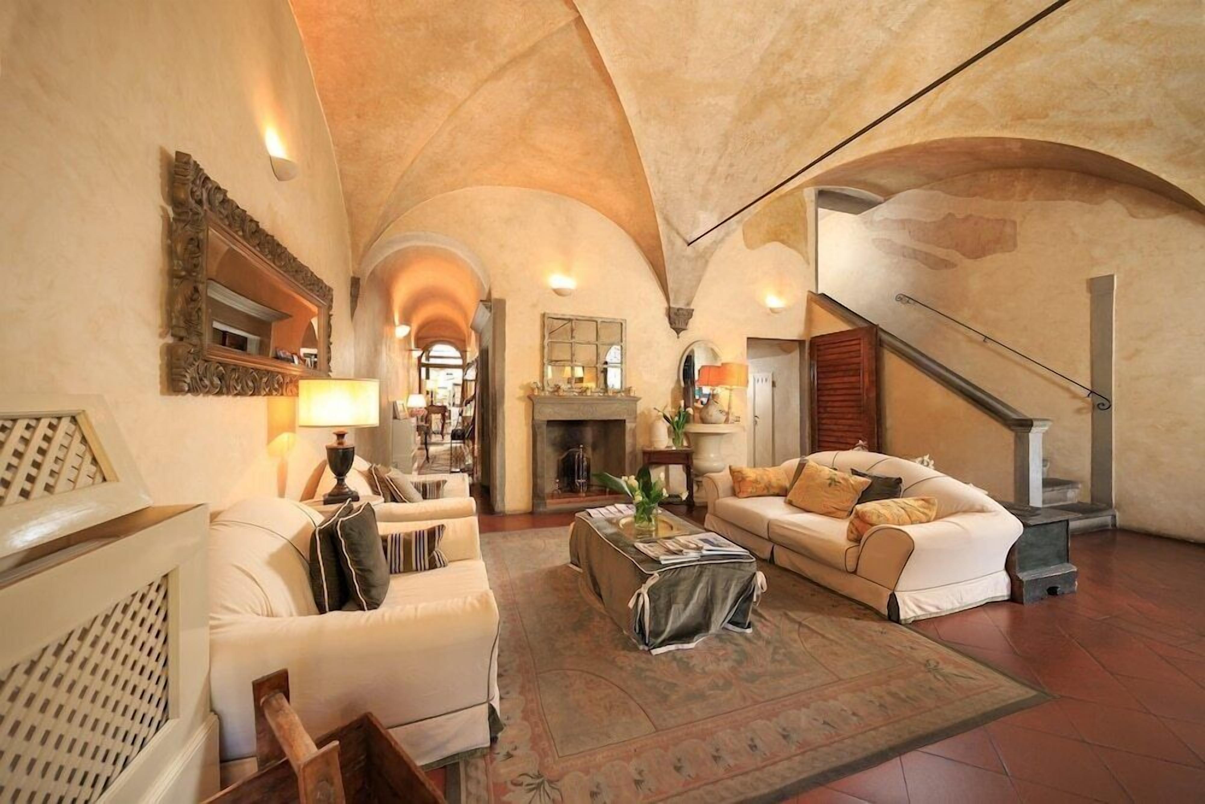 Télévision à écran plat de 22 pouces avec chaînes par satellite