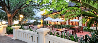Settha Palace Hotel