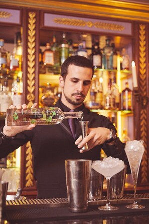 Bar (on property) - L'Hotel (Paris)