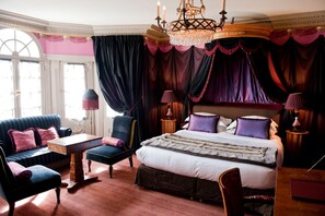 Deluxe Double or Twin Room | Minibar, in-room safe, desk, soundproofing - L'Hotel (Paris)