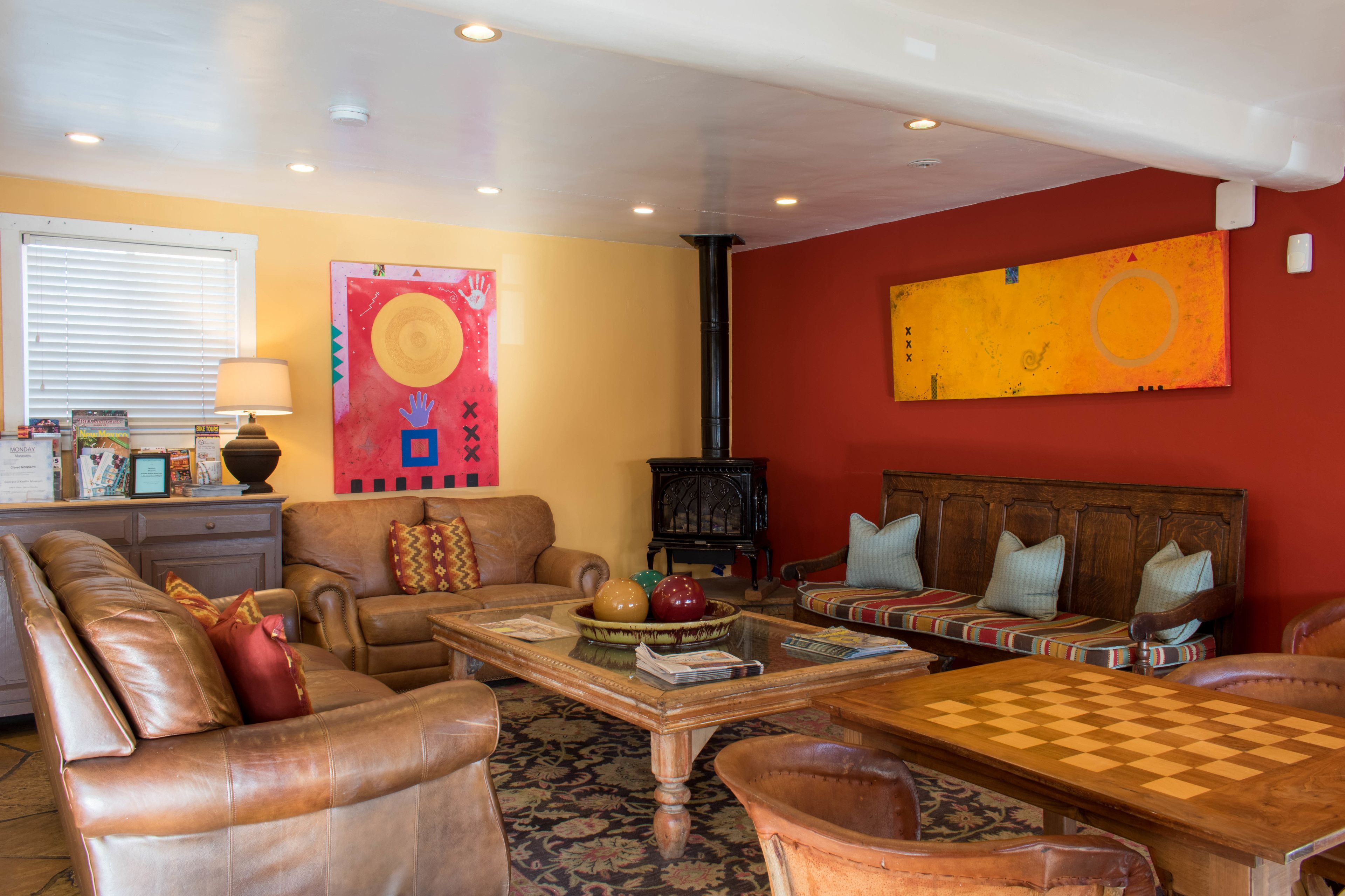 flat-screen tv, fireplace