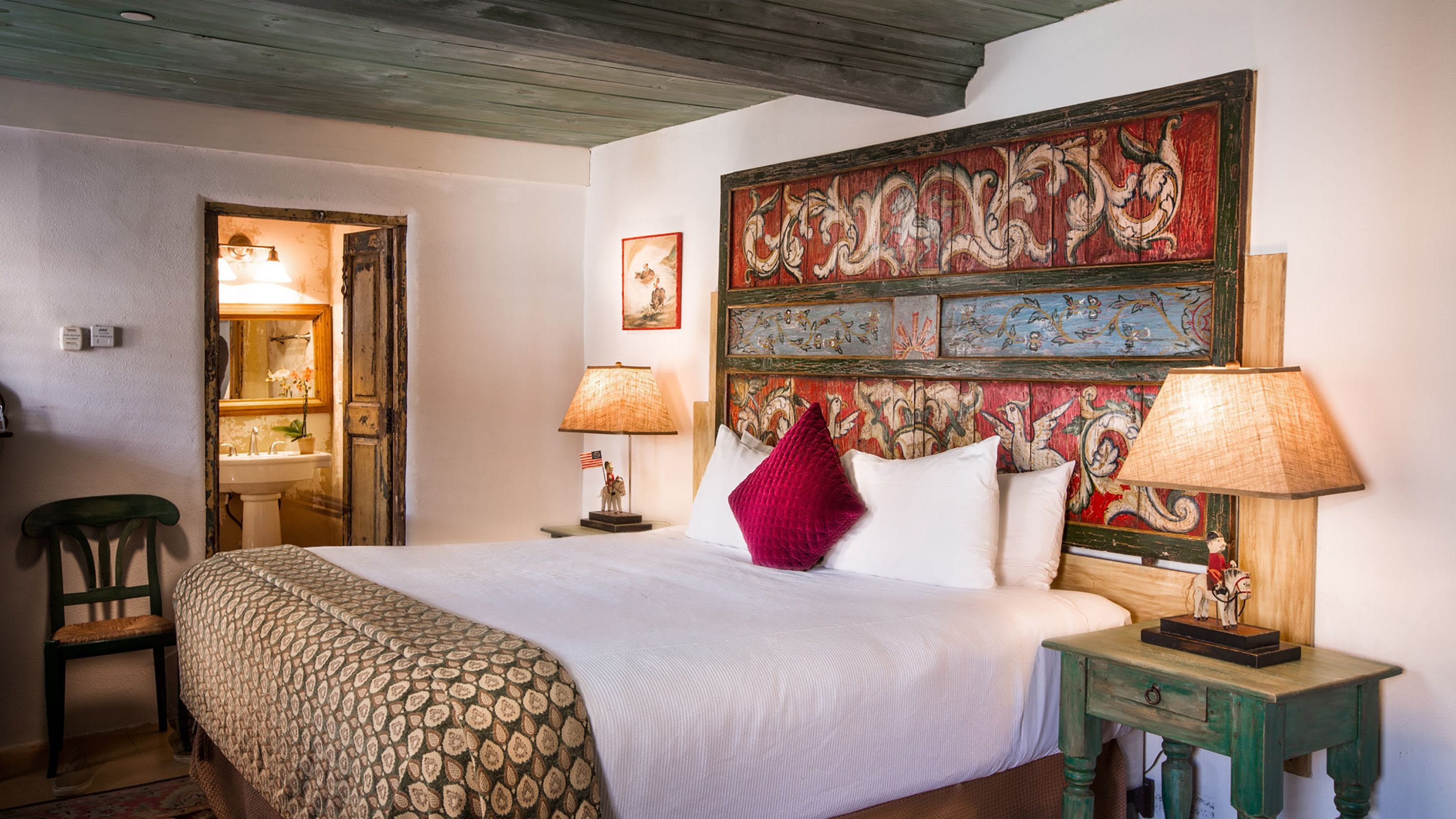 deluxe studio, 1 king bed, fireplace | premium bedding, iron/ironing board, free cots/infant beds