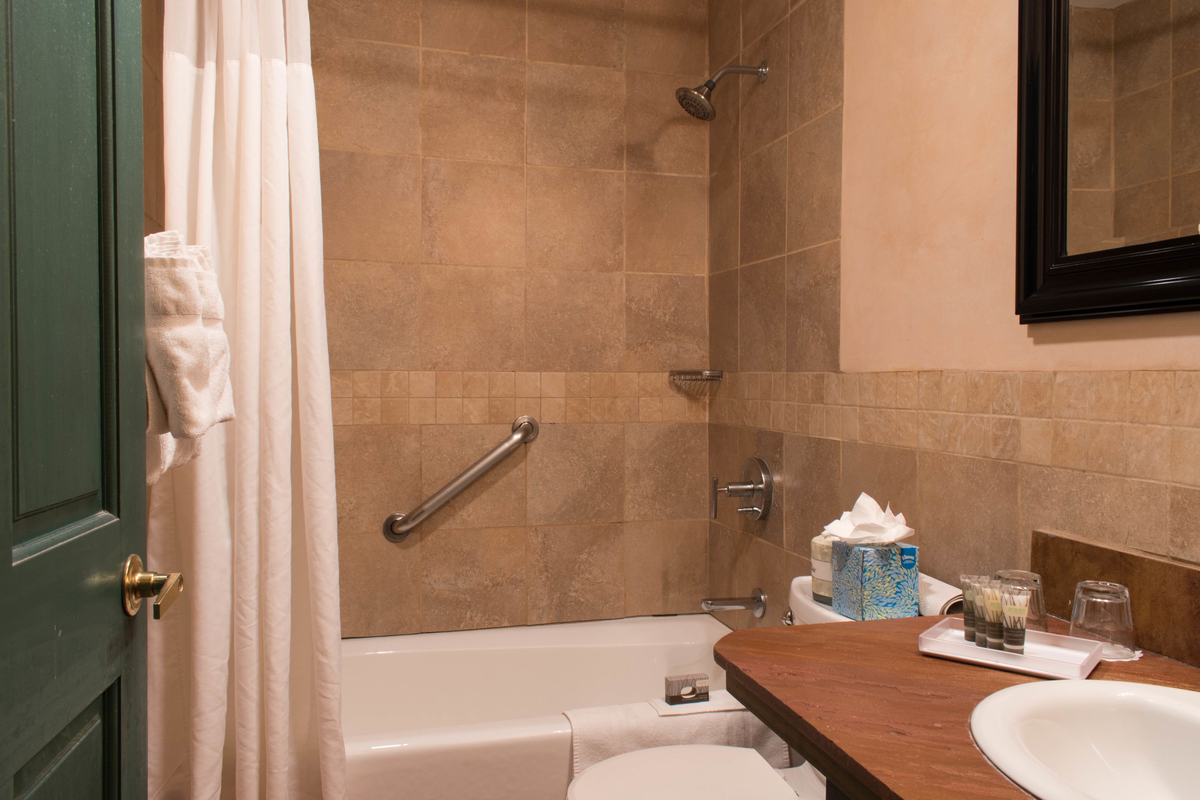 studio, 1 king bed, fireplace | bathroom | free toiletries, hair dryer, dressing gowns, slippers