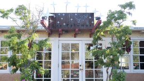 Ngoại thất
