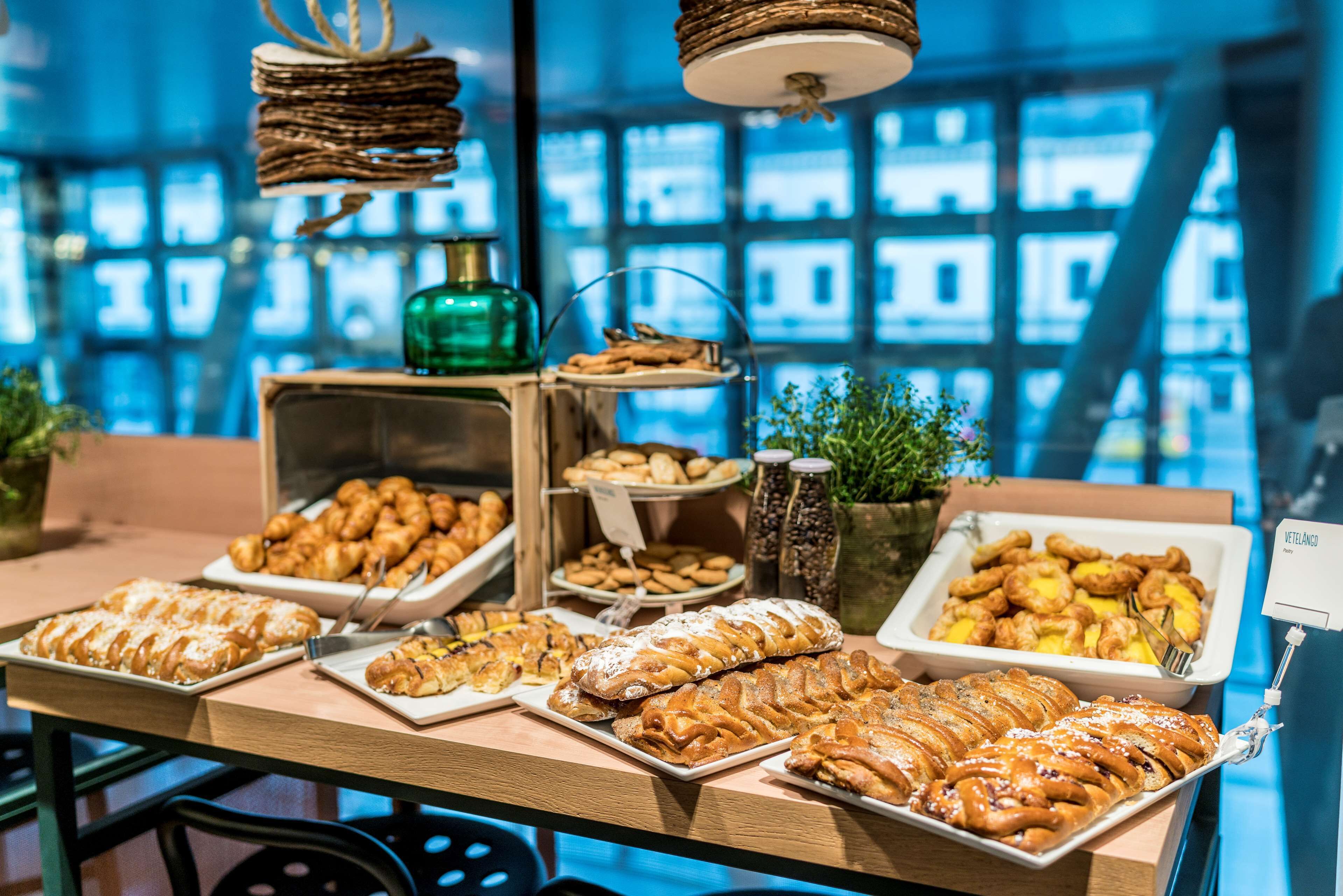 Daily buffet breakfast (SEK 275 per person)