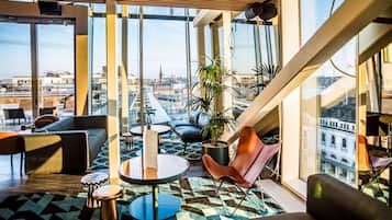 2 bars/lounges, rooftop bar, lobby lounge
