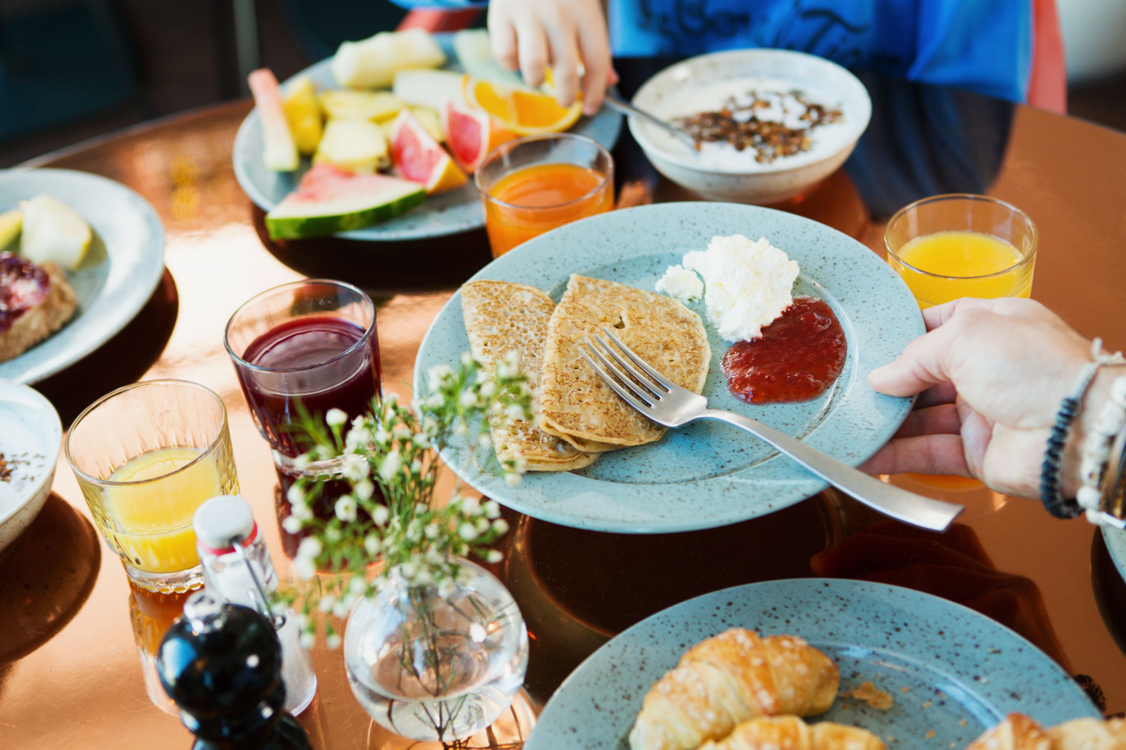 Daily buffet breakfast for a fee