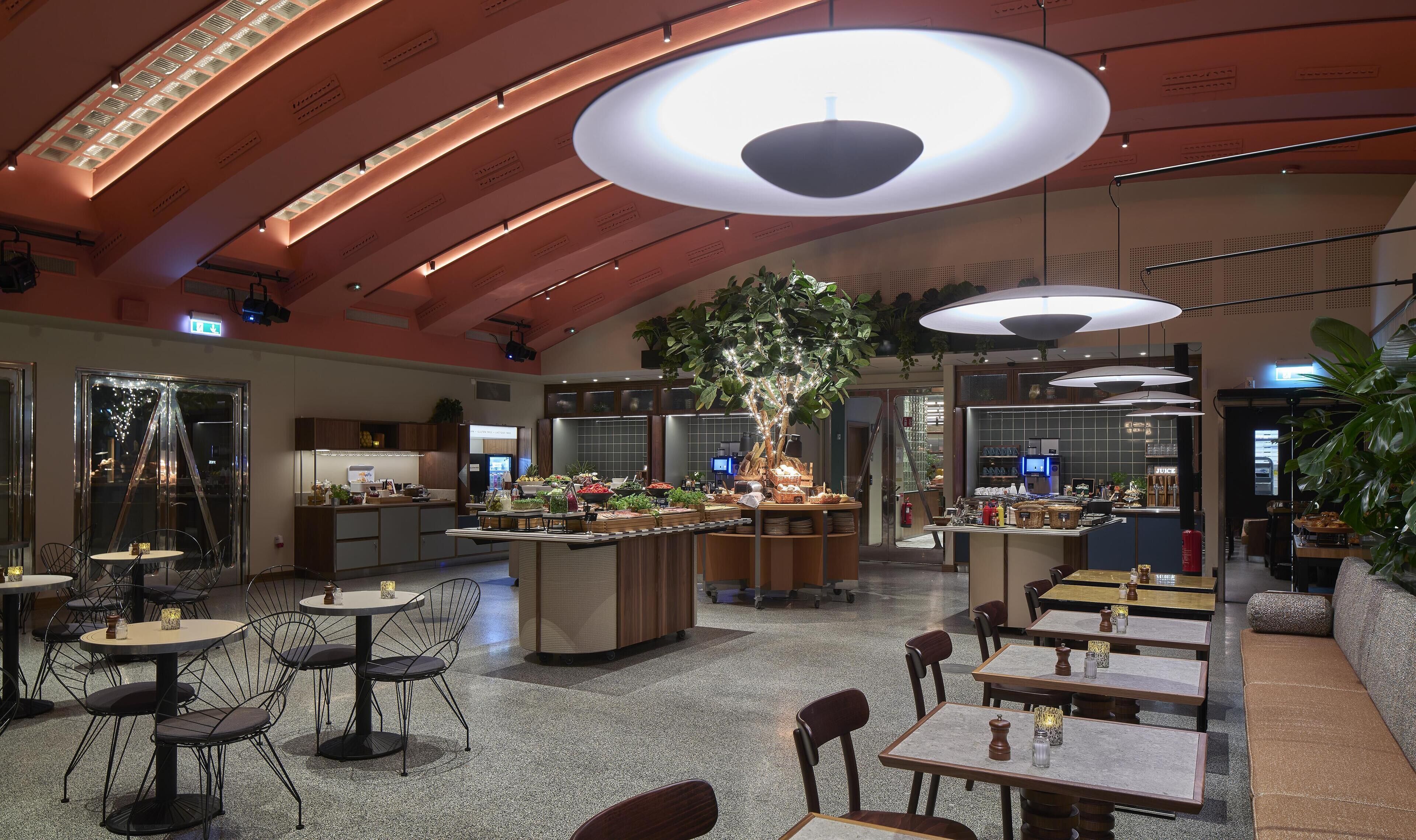 Desayuno buffet diario (SEK 275 por persona)