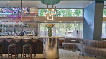 Breakfast, lunch and dinner served