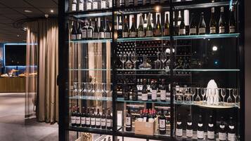 Bar (trong khuôn viên)
