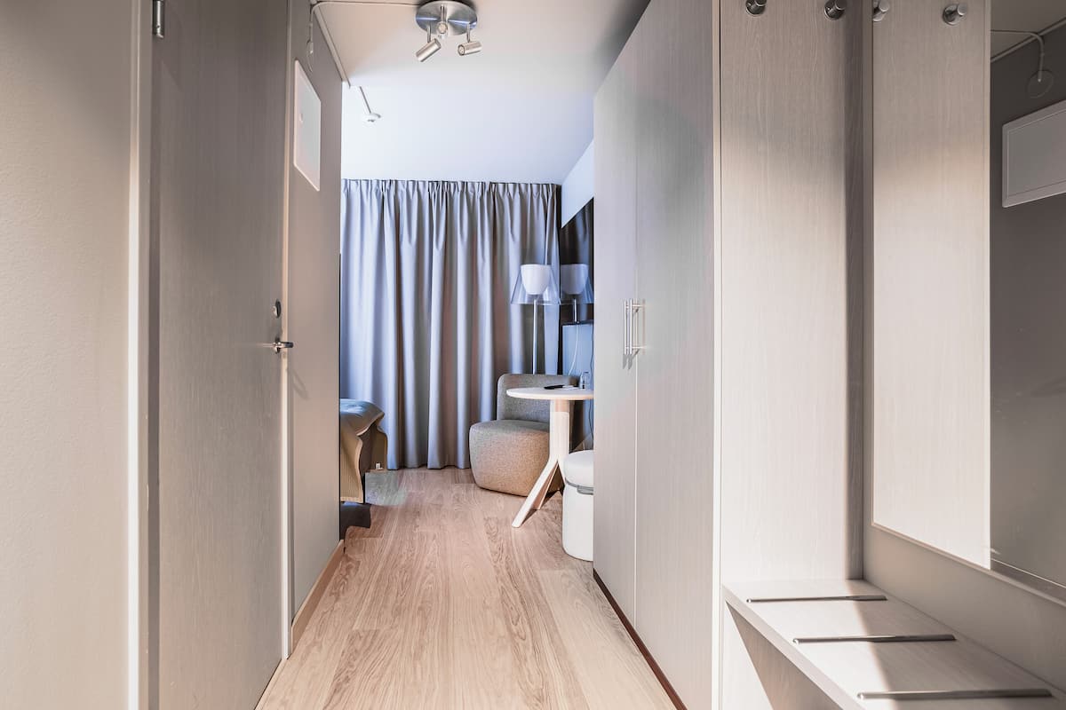 Single Room (Compact)