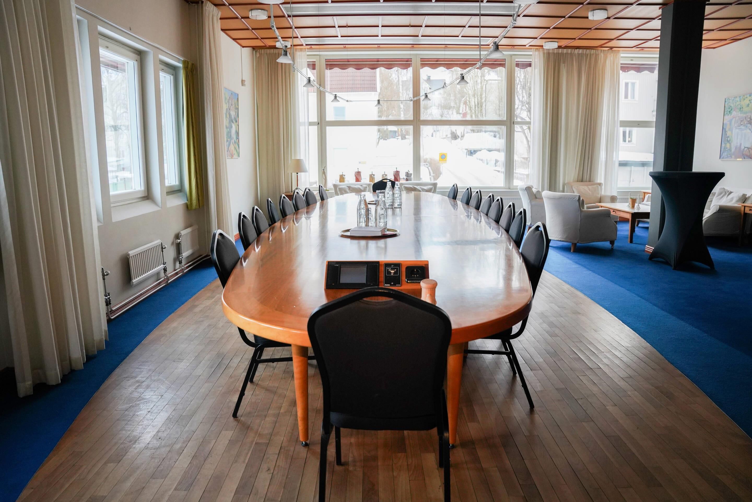 Meeting facility