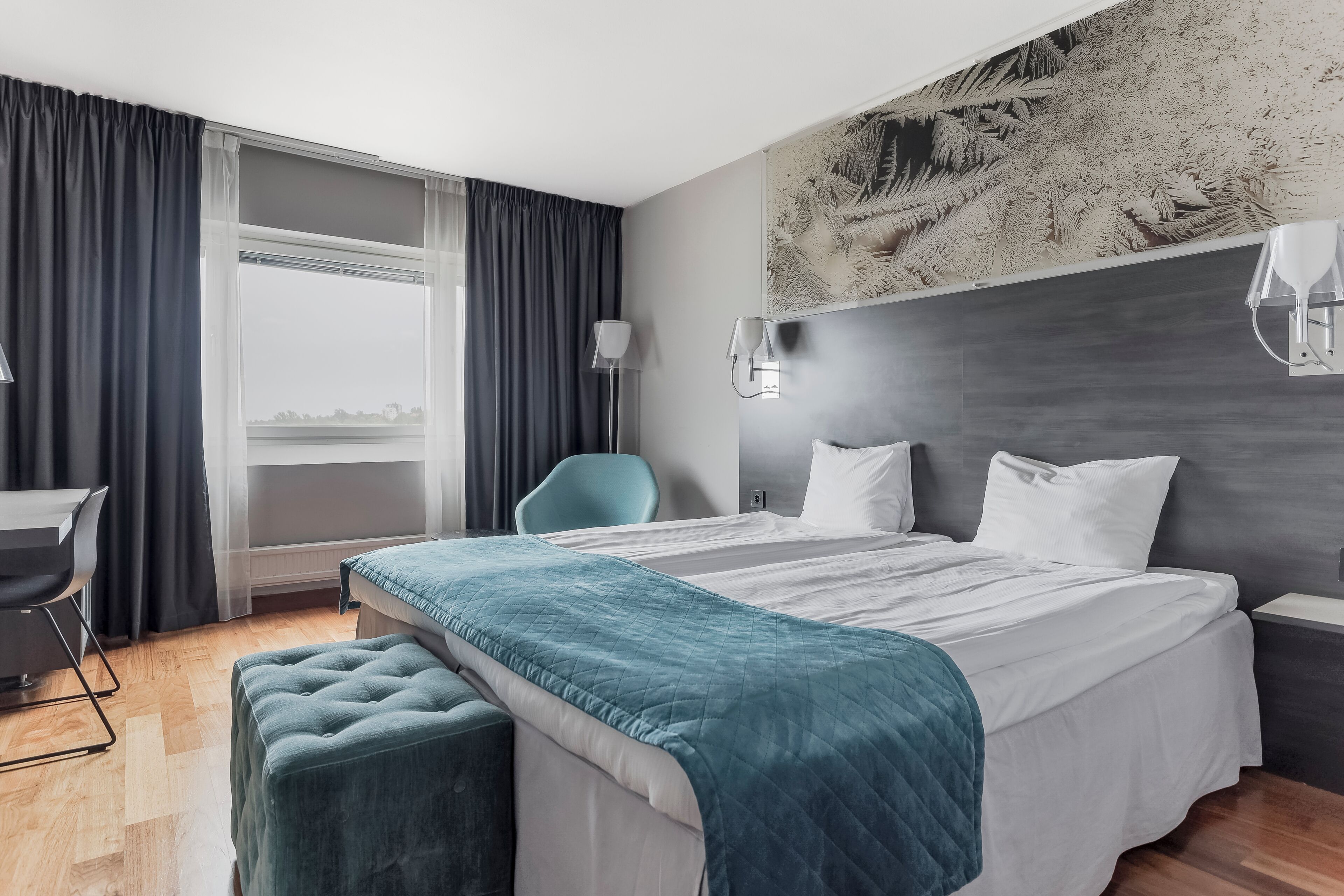 Standard Twin Room, Non Smoking | Desk, iron/ironing board, bed sheets