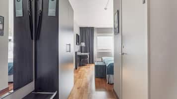 Standard Twin Room, Non Smoking | Desk, iron/ironing board, bed sheets