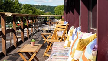 Der serveres frokost og aftensmad
