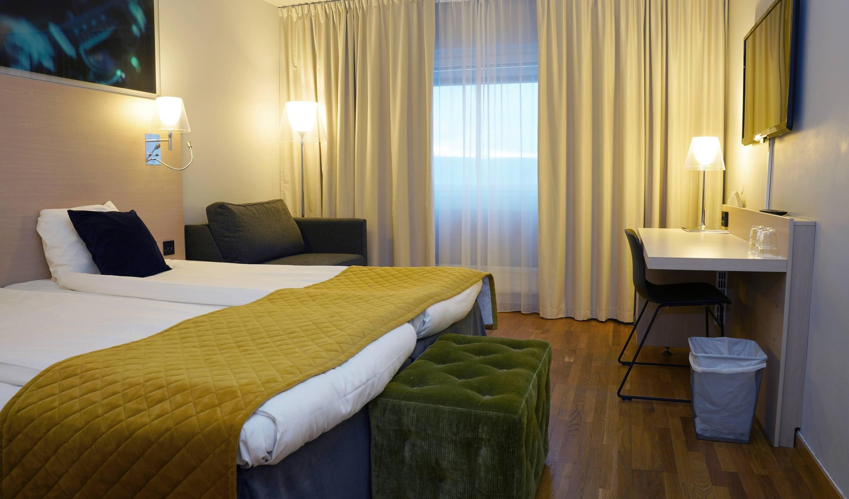 Tomannsrom – standard, ikke-røyk | Skrivebord, strykejern/-brett og sengetøy